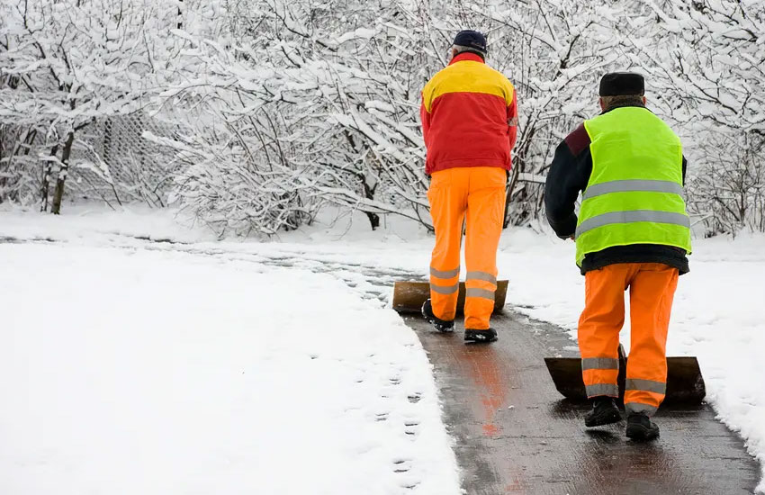 Shoveling-Services